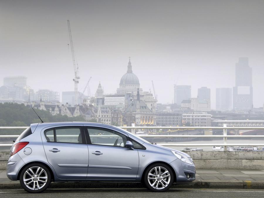  Vauxhall Corsa 5-Door 2006 года  (фото 6 из 16)